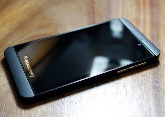 Video: BlackBerry Z10, primul full touch screen de la RIM