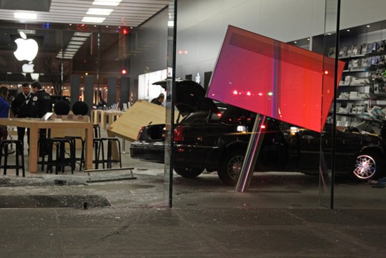 chi-car-crashes-into-apple-store-20130113