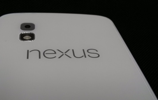 Ce părere aveți de un Nexus 4 alb?