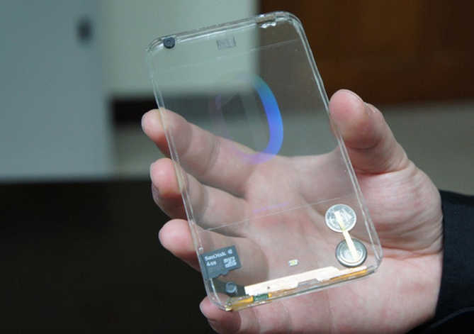 Smartphone-ul transparent, puțin mai aproape de realitate