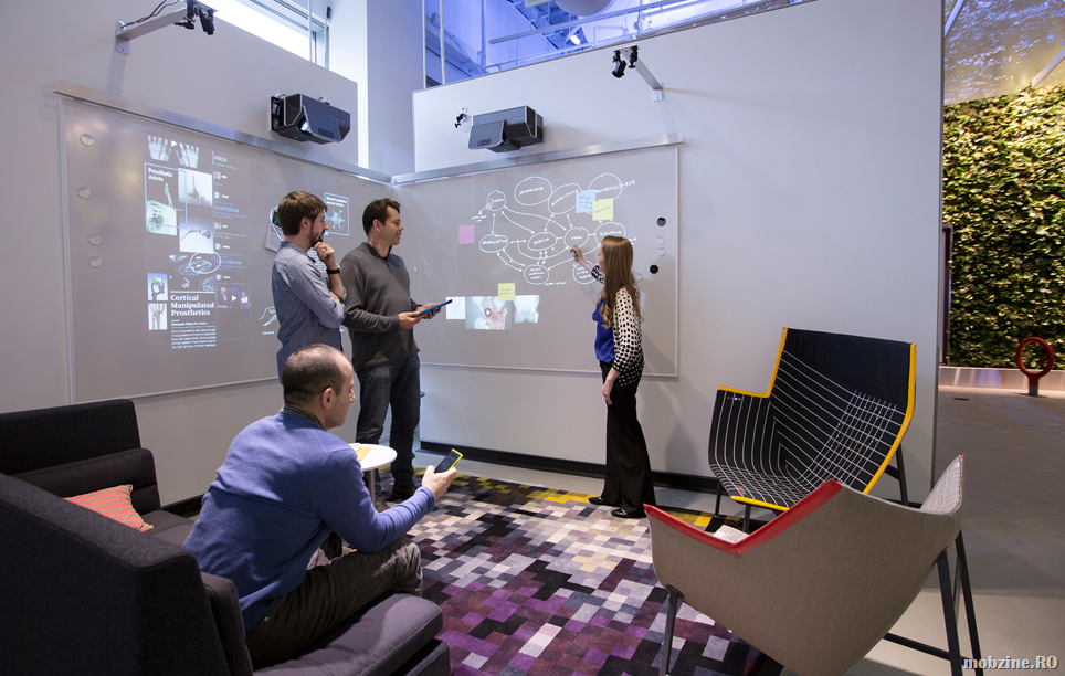 Viitorul la muncă și acasă, imaginat de Microsoft: Kinect, birouri interactive, pereți transformați în display-uri