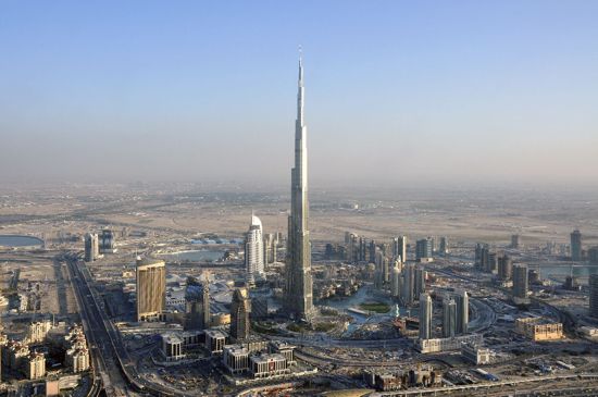 Google ne urcă pe cea mai înaltă clădire din lume