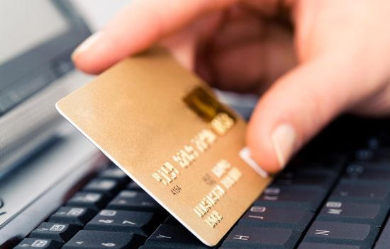 Românii încep să aibă încredere în plățile online cu cardul
