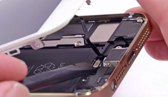 Ce se afla in interiorul lui iPhone 5s: disecat de băieții de la iFixit