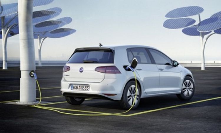 Versiunea electrica a Volkswagen Golf isi face aparitia saptamana viitoare
