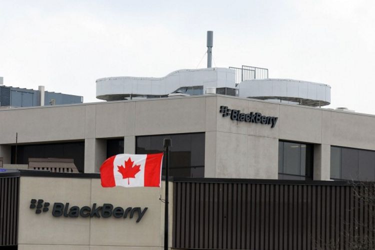 Autoritatile canadiene s-au opus preluarii BlackBerry de catre Lenovo