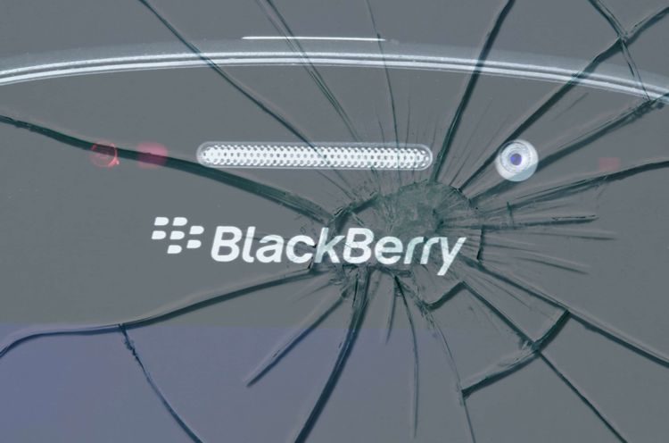 Degringolada la nivel inalt la BlackBerry