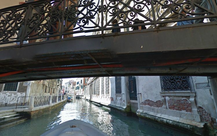 Google Street View exploreaza canalele Venetiei
