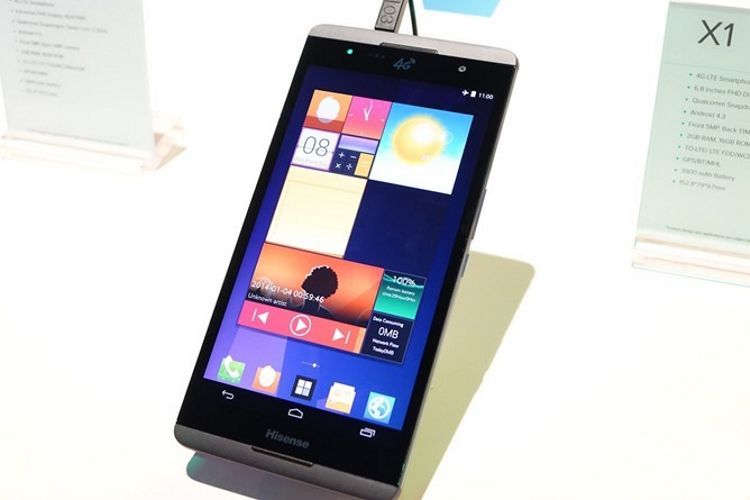 Domnilor, luati-va posetele! Hisense X1, smartphone de 6,8 inchi