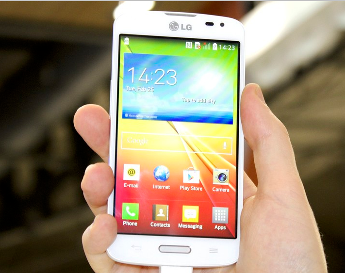 Video: hands on cu LG F70, smartphone de 4,5 inci si LTE