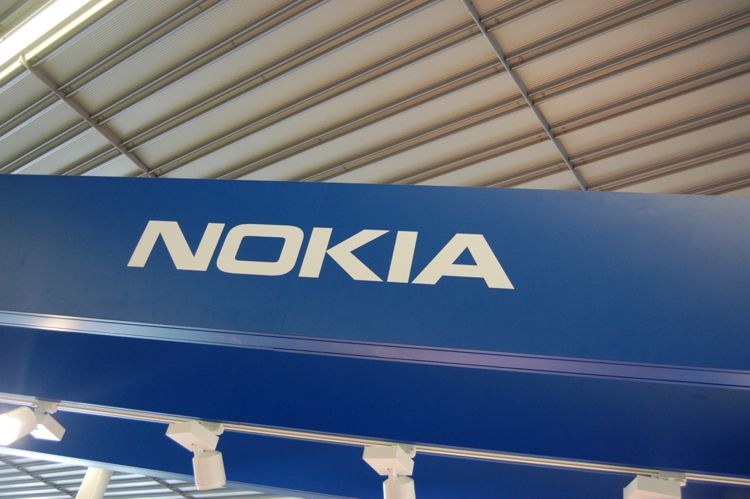 Tranzactia Nokia-Microsoft la mana Asiei