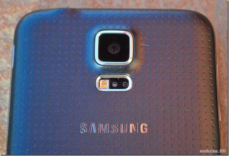 HTC One M8 vs Samsung Galaxy S5 23