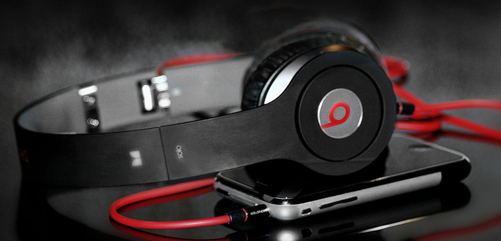 Si Beats ajunge la Apple, facand din Dr. Dre primul miliardar din zona Hip-Hop