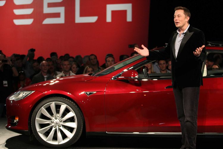 Tesla Model 3, un pret mult mai prietenos