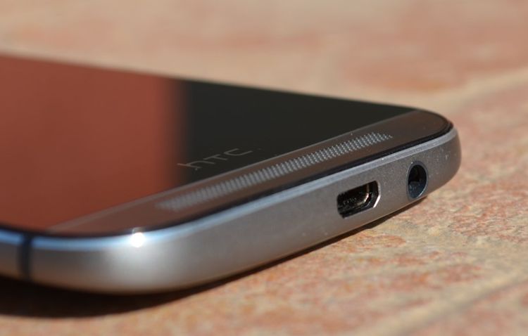 HTC One M8 pune umarul serios la revenirea companiei