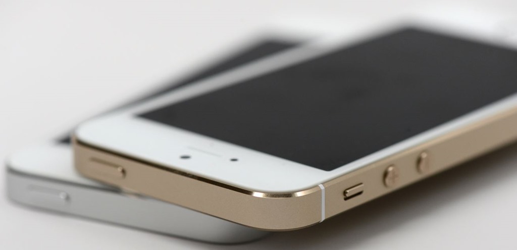 Va invit la un nou concurs: ce ziceti de un iPhone 5s auriu?
