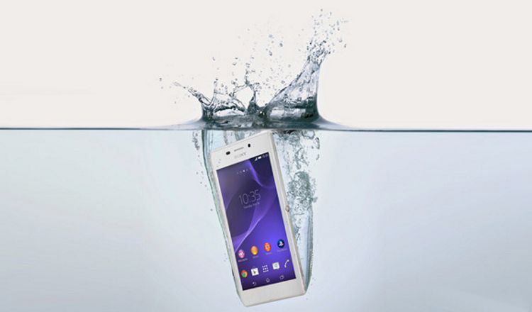 Smartphone la apa! Sony Xperia M2 Aqua
