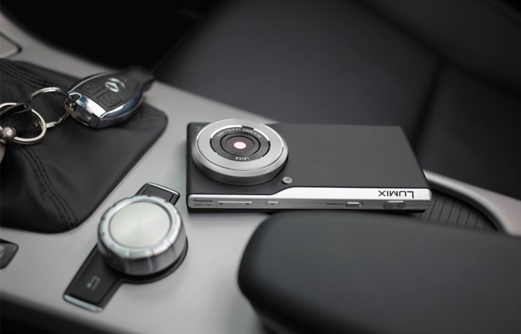 Panasonic lanseaza Lumix Smart Camera CM1, un hibrid smartphone/camera foto