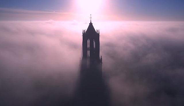 De urmarit: o excelenta filmare prin nori a turnului din Utrecht folosind o drona DJI Phantom 2