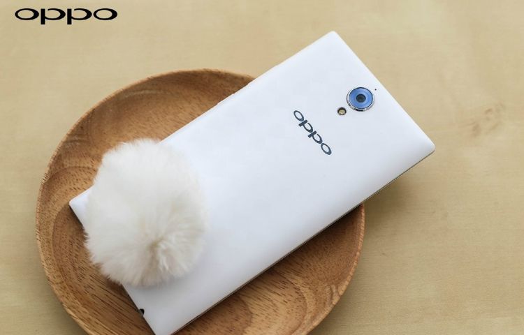 Oppo U3 si schimbarile. Nu are zoom optic, dar are… coada de blana