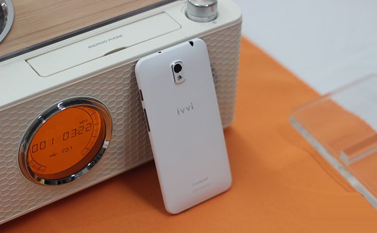 Cel mai subtire smartphone din lume, un necunoscut: Coolpad Ivvi