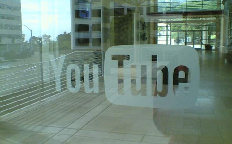 YouTube face diferenta intre popularitate si profit