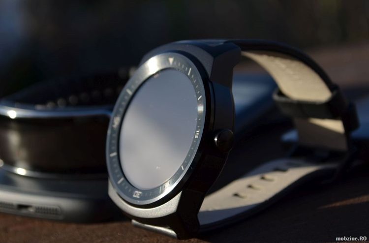 Produsul lunii februarie 2015: LG G Watch R