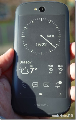 YotaPhone 2 10