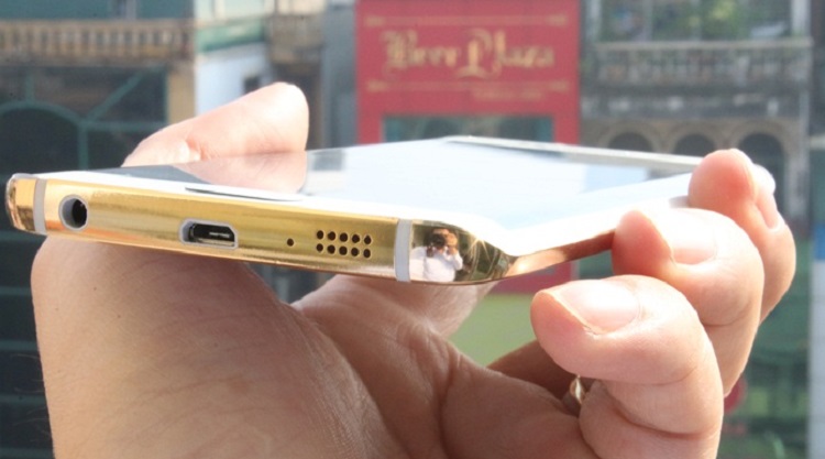Si Samsung Galaxy S6 edge primeste botezul aurului