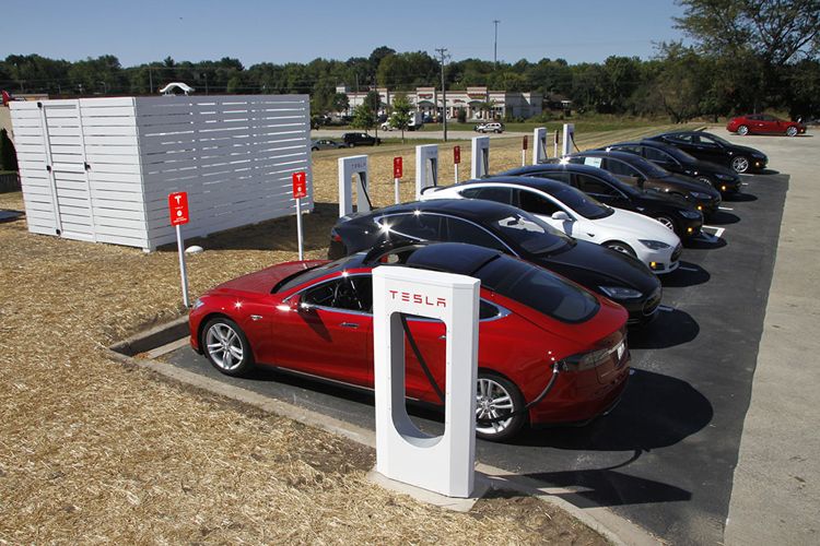 Tesla intentioneaza sa patrunda mai puternic in Europa