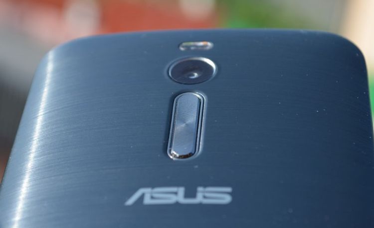 Un nou Asus Zenfone 2: 128 GB pentru stocare interna