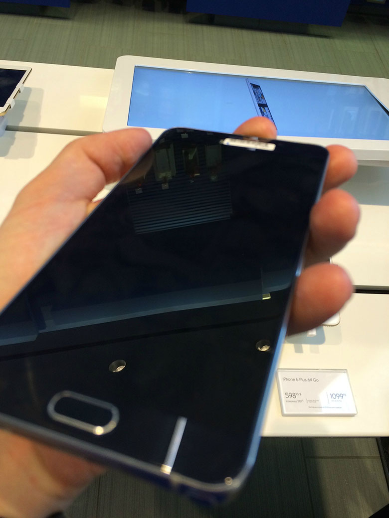 Asa arata Galaxy Note 5: poze cu aparatul si cutia