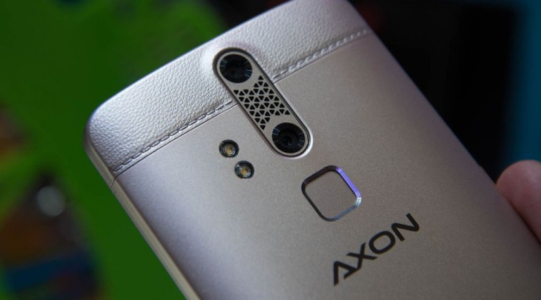 ZTE Axon 2 isi face aparitia