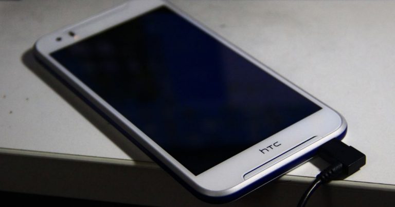HTC Desire 830 apare in fotografii neoficiale