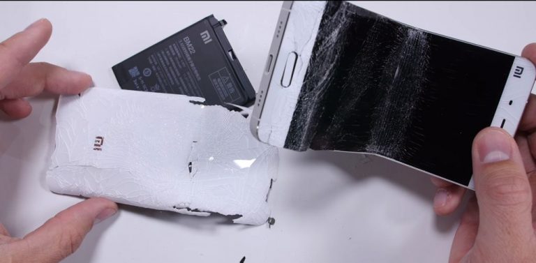 VIDEO: Cum sa rupi un telefon cu mana goala. Astazi, Xiaomi Mi5