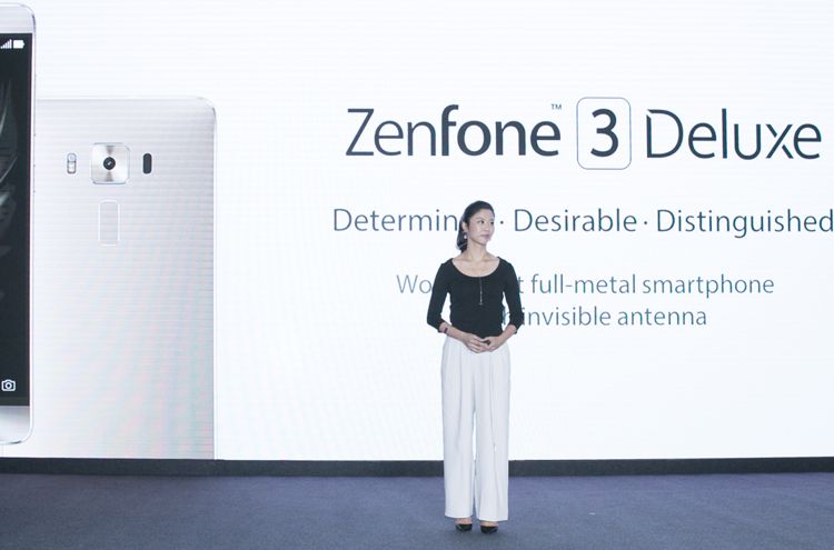 Asus Zenfone 3 Deluxe cu Snapdragon 823?