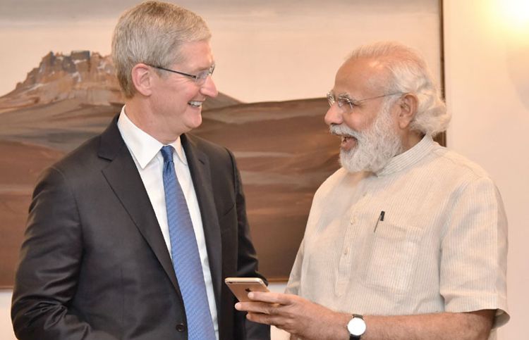 Tim Cook a facut lobby pentru Apple in India