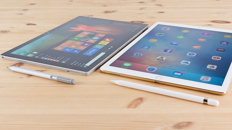 Microsoft Surface Pro intrece vanzarile de iPad Pro in zona enterprise din UK