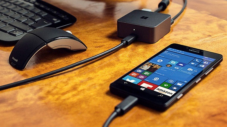 Smartphone-urile Lumia 950 si Lumia 950 XL au reduceri de pret in Store si vin cu Display Dock gratuit