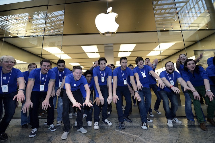 Crezul angajatilor din magazinele Apple