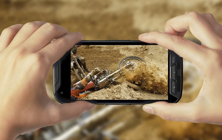 Kyocera DuraForce Pro, un smartphone cu action-camera