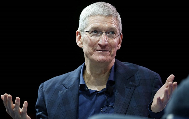 Tim Cook si-a vandut o parte din actiunile Apple