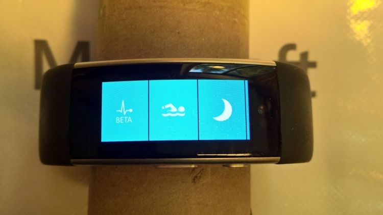 FOTO: cum ar fi aratat Microsoft Band 3