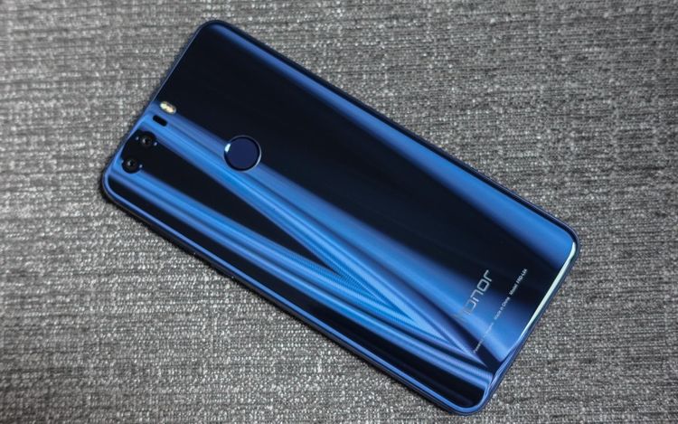 Honor Holly 3 si Honor 8 Smart, doua terminale noi de la Huawei