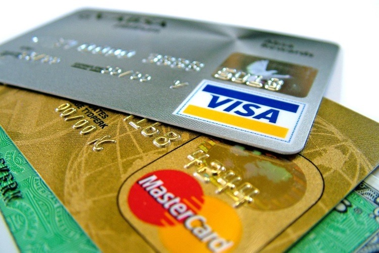 Video: cum spargi un card de credit in 6 secunde