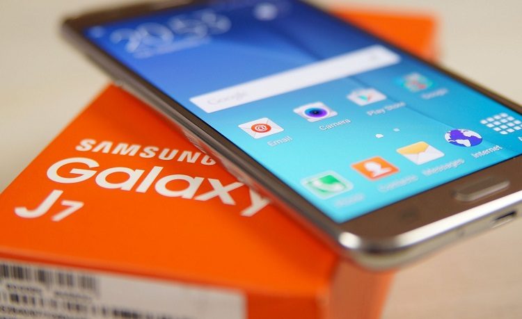 Samsung Galaxy J7 (2017) apare in benchmark-uri