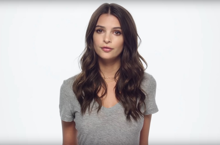 VIDEO: Emily Ratajkowski promoveaza OnePlus