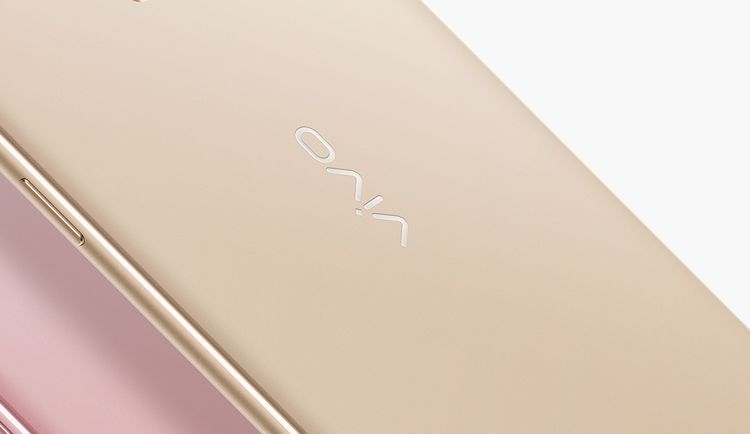 Vivo V5 Plus, un smartphone pentru iubitorii de selfie-uri