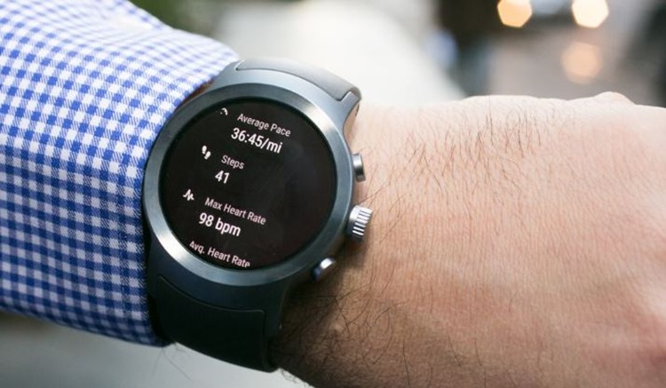 Strava si Runkeeper disponibile pe Android Wear 2.0