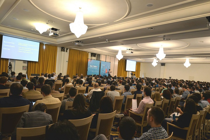 Peste 30 de speakeri si 800 de developeri si pasionati de tehnologie la DevTalks Cluj-Napoca